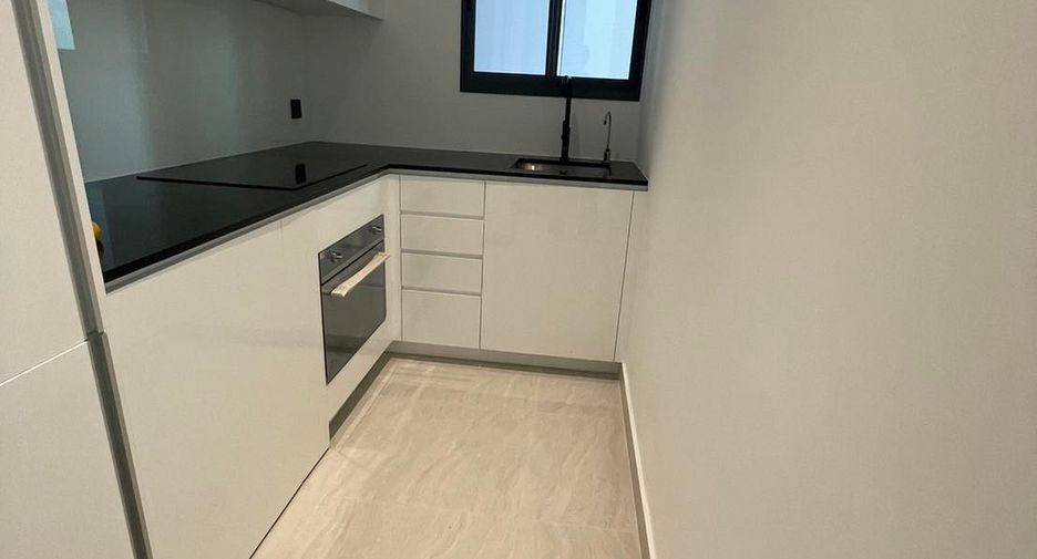 For rent 2 bedrooms condo in Sathon, Bangkok