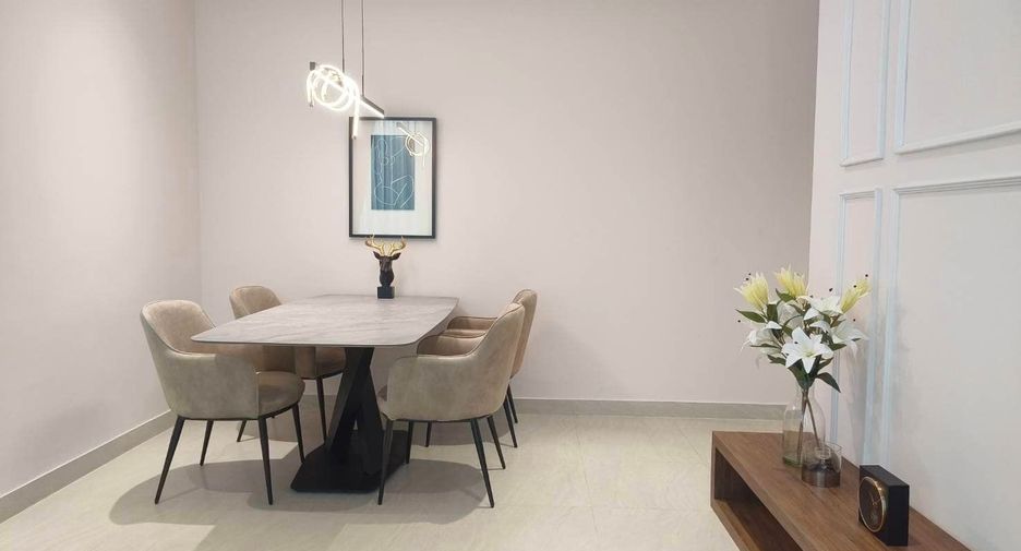 For rent 2 bedrooms condo in Sathon, Bangkok