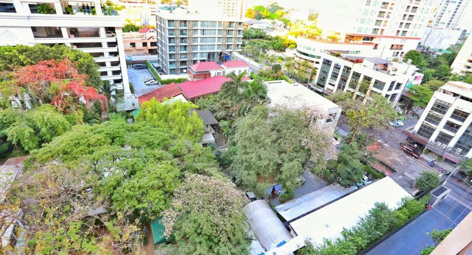 For sale 2 bedrooms condo in Khlong Toei, Bangkok