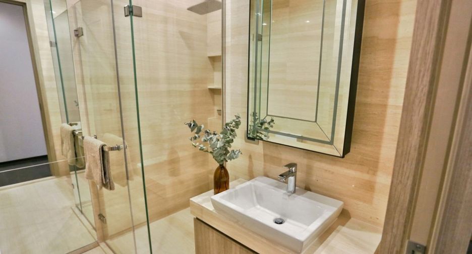 For sale 2 bedrooms condo in Khlong Toei, Bangkok