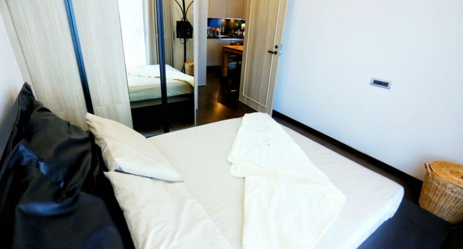 For sale 2 bedrooms condo in Khlong Toei, Bangkok