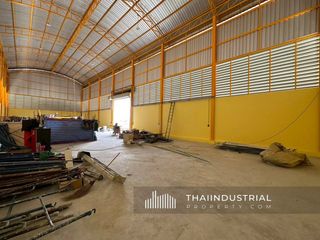 For rent warehouse in Mueang Samut Prakan, Samut Prakan