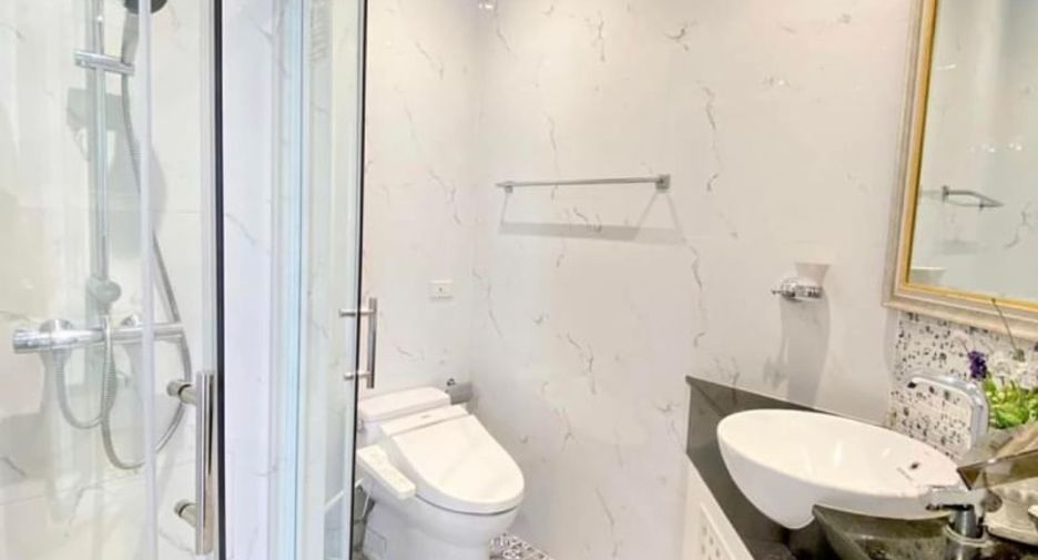 Wohnung zur Miete und zum Kauf mit 2 Zimmer in Khlong Toei, Bangkok