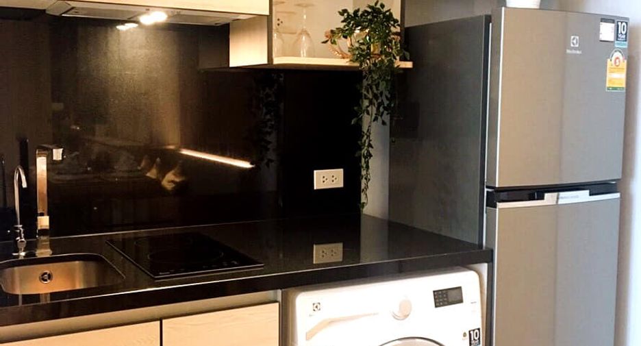For rent 2 bedrooms condo in Khlong Toei, Bangkok