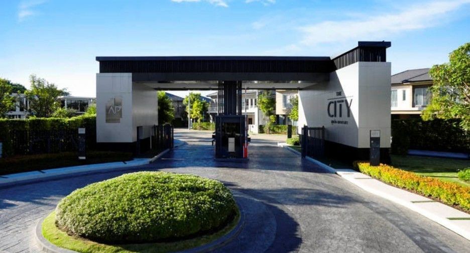For sale 4 bedrooms house in Bang Na, Bangkok