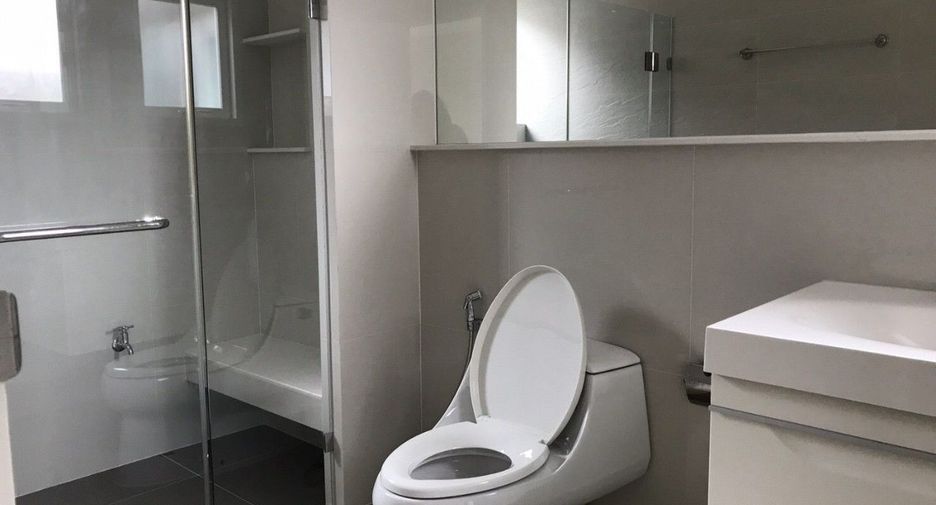 For sale 4 bedrooms house in Bang Na, Bangkok