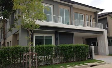 Casa en venta de 4 habitaciones en Bang Na, Bangkok