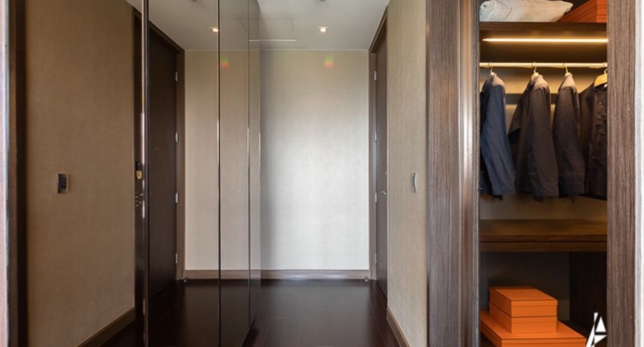 For rent and for sale 2 bedrooms condo in Pathum Wan, Bangkok