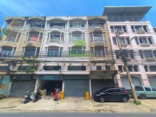 For sale 3 Beds retail Space in Lat Phrao, Bangkok