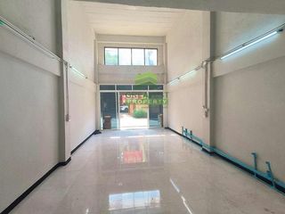 For sale 3 Beds retail Space in Lat Phrao, Bangkok