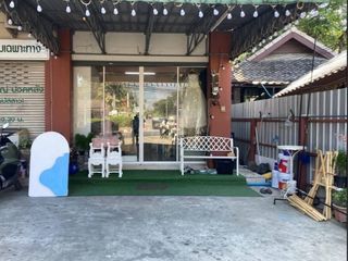 For sale 3 bed retail Space in San Kamphaeng, Chiang Mai