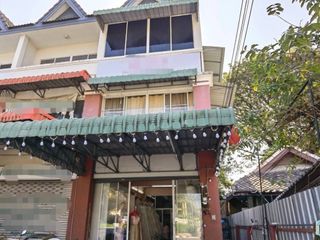 For sale 3 Beds retail Space in San Kamphaeng, Chiang Mai