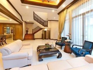 À louer 4 chambres maison à Yan Nawa, Bangkok