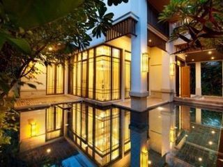 À louer 4 chambres maison à Yan Nawa, Bangkok