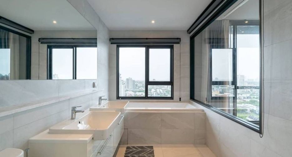 Wohnung zur Miete mit 3 Zimmer in Watthana, Bangkok