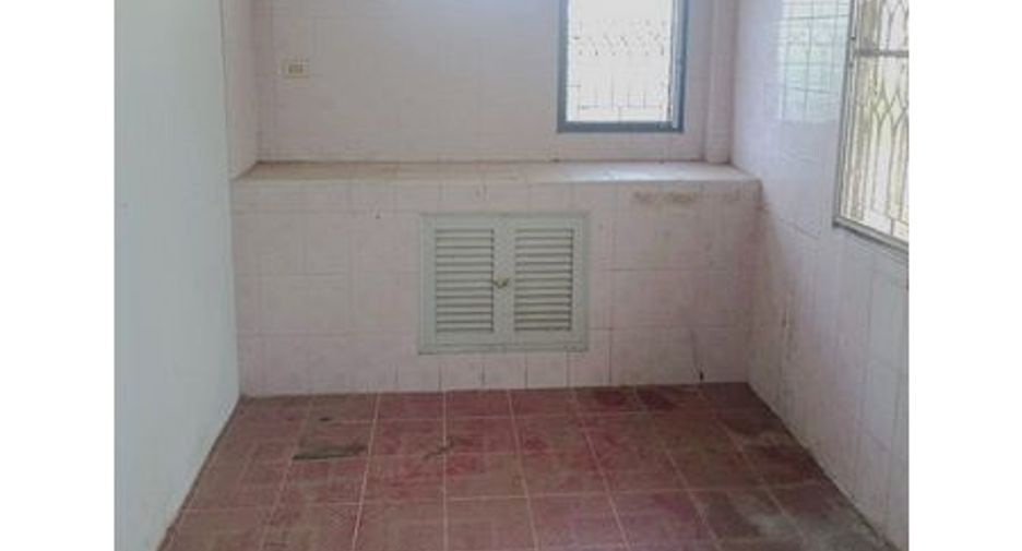 For sale 3 bedrooms house in Tak Fa, Nakhon Sawan