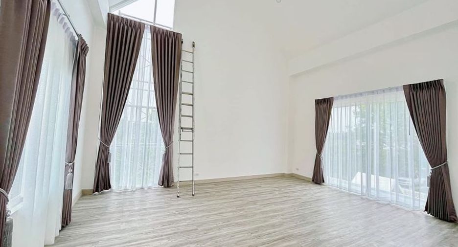 For rent and for sale 5 bedrooms house in Mueang Nonthaburi, Nonthaburi