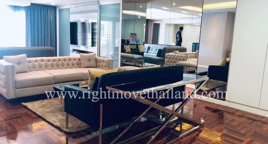 For sale 3 bedrooms condo in Watthana, Bangkok