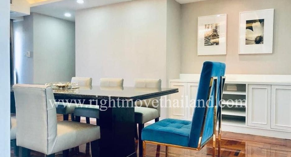 For sale 3 bedrooms condo in Watthana, Bangkok