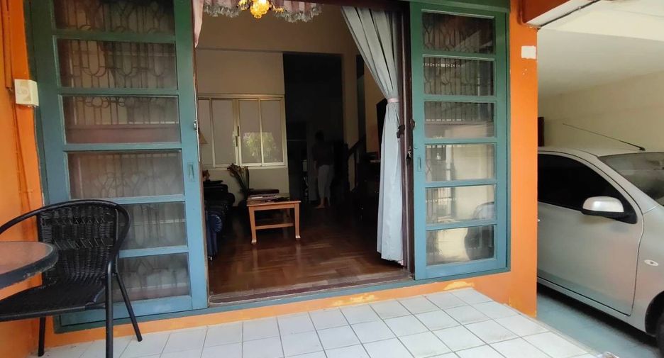 For sale 1 Beds townhouse in Chatuchak, Bangkok