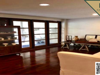 For sale 8 bedrooms retail Space in Watthana, Bangkok