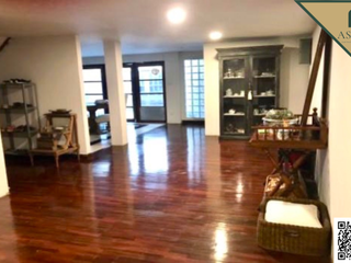 For sale 8 bedrooms retail Space in Watthana, Bangkok