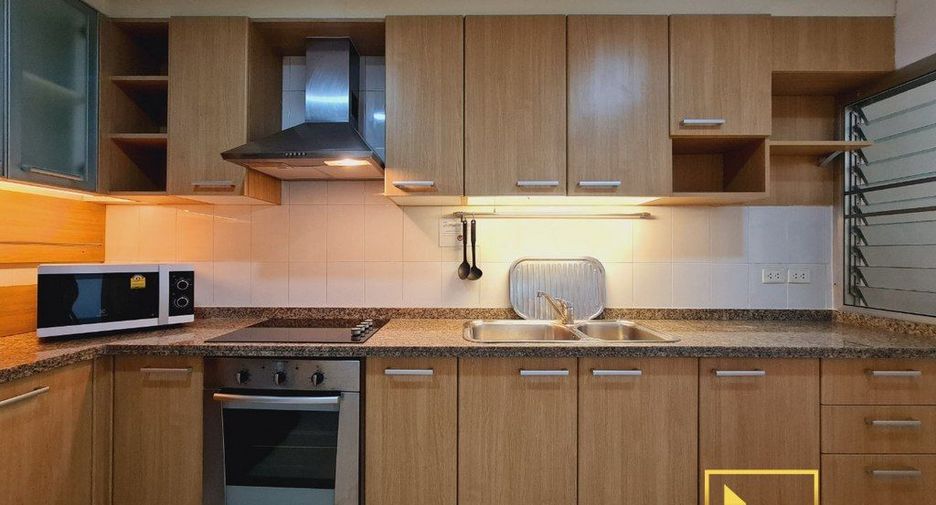 Apartamento en alquiler de 3 habitaciones en Watthana, Bangkok