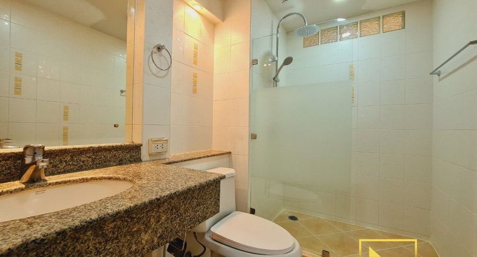 Apartamento en alquiler de 3 habitaciones en Watthana, Bangkok