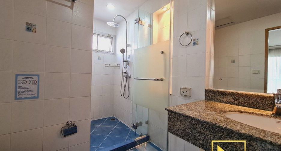 Apartamento en alquiler de 3 habitaciones en Watthana, Bangkok