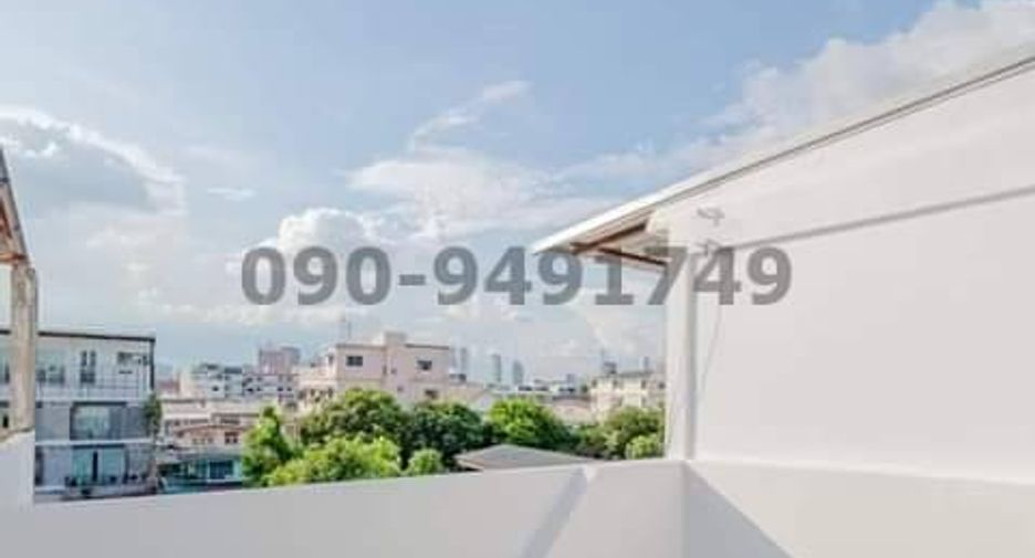 For sale 3 bedrooms townhouse in Bang Kho Laem, Bangkok