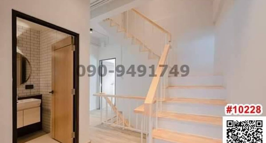 For sale 3 bedrooms townhouse in Bang Kho Laem, Bangkok