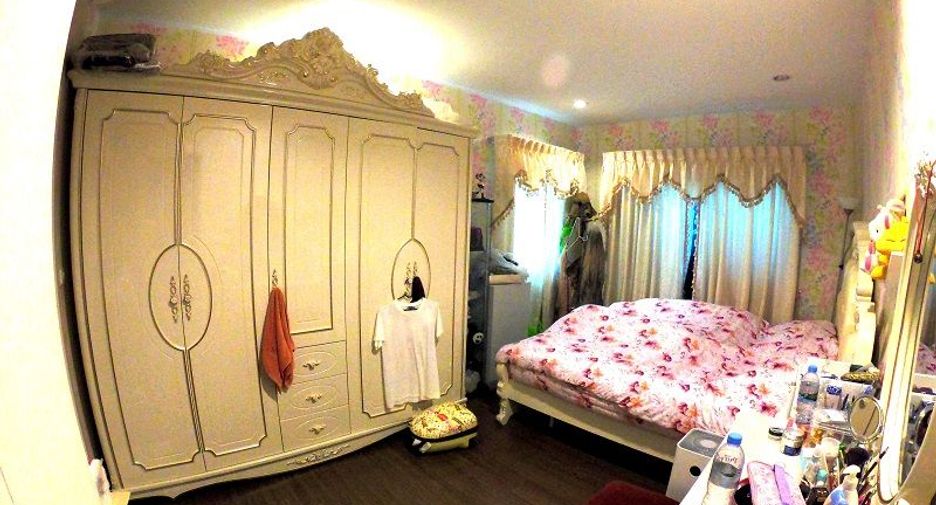 For sale 3 bedrooms house in Sai Mai, Bangkok