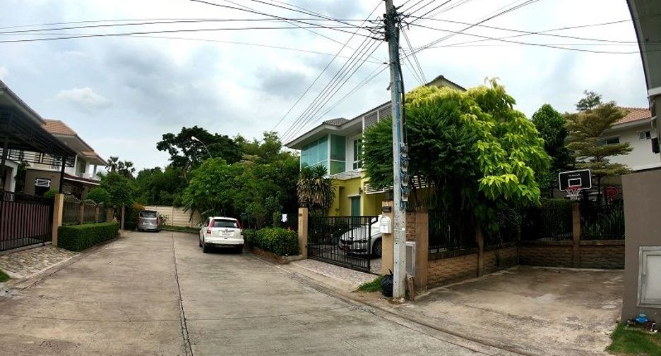 For sale 3 bedrooms house in Sai Mai, Bangkok