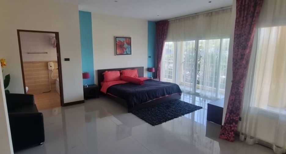 For rent 4 bedrooms villa in Mueang Phuket, Phuket