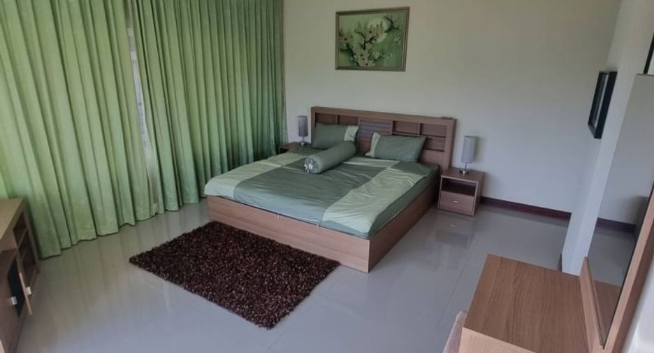 For rent 4 bedrooms villa in Mueang Phuket, Phuket