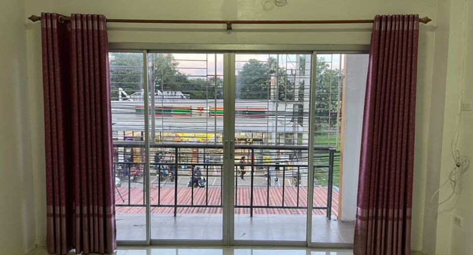 For sale 2 bedrooms retail Space in Si Racha, Chonburi