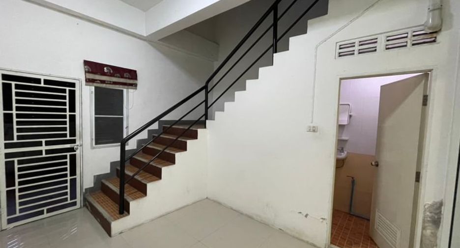 For sale 2 bedrooms retail Space in Si Racha, Chonburi