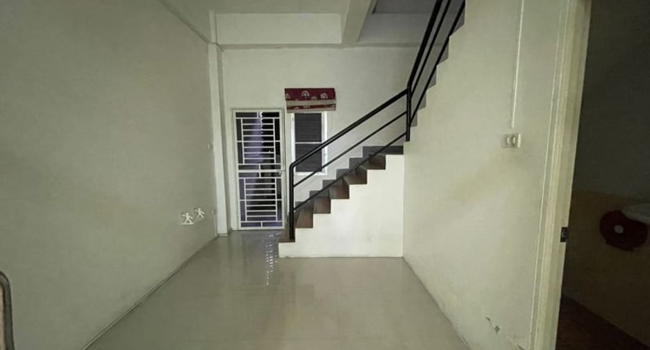 For sale 2 bedrooms retail Space in Si Racha, Chonburi