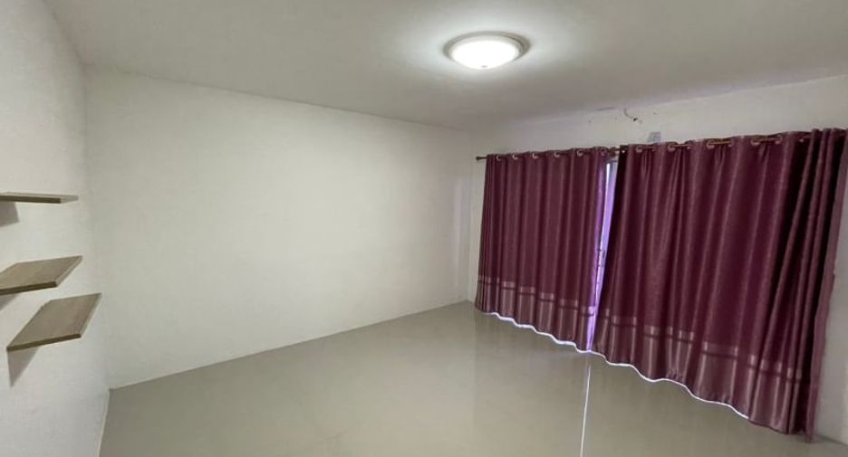 For sale 2 bedrooms retail Space in Si Racha, Chonburi