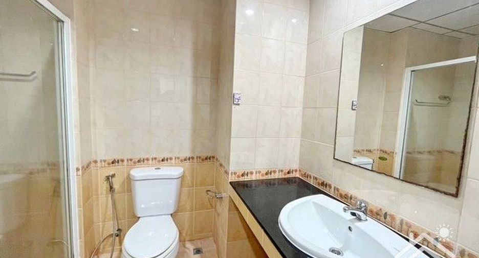 For sale 1 bed condo in Mueang Chon Buri, Chonburi