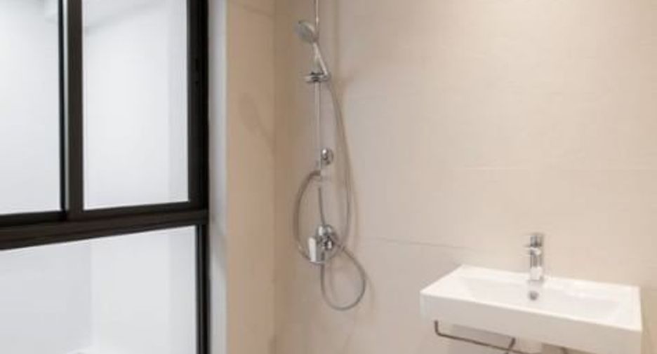 For sale 2 bedrooms townhouse in Watthana, Bangkok