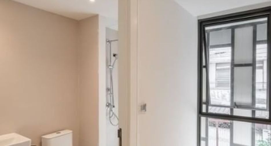 For sale 2 bedrooms townhouse in Watthana, Bangkok