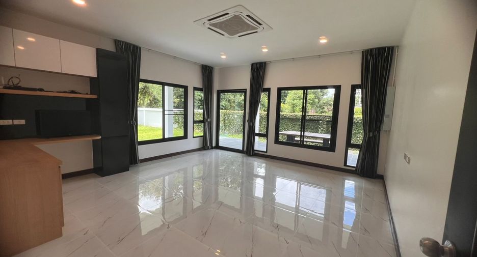 For rent and for sale 5 bedrooms villa in San Sai, Chiang Mai