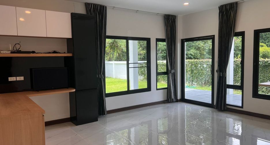 For rent and for sale 5 bedrooms villa in San Sai, Chiang Mai