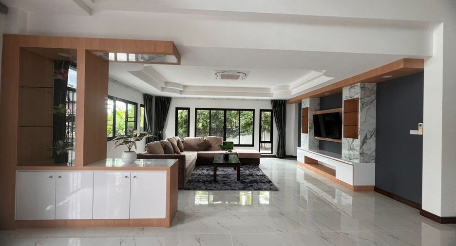 For rent and for sale 5 bedrooms villa in San Sai, Chiang Mai