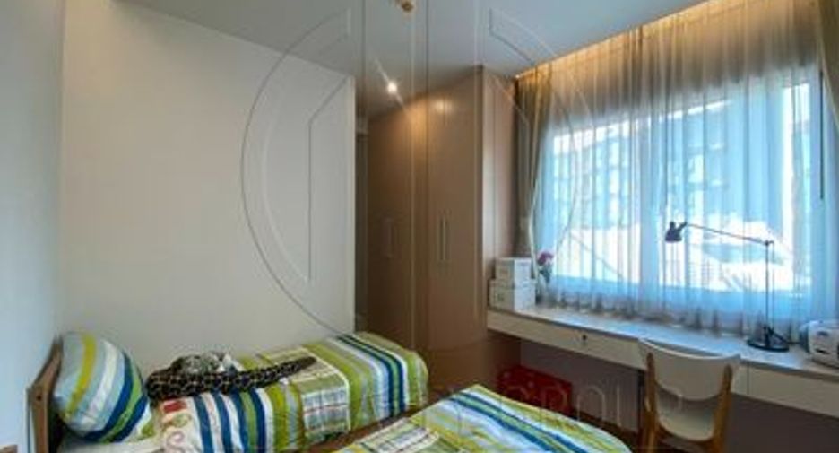 Condo en venta de 3 habitaciones en Phra Khanong, Bangkok