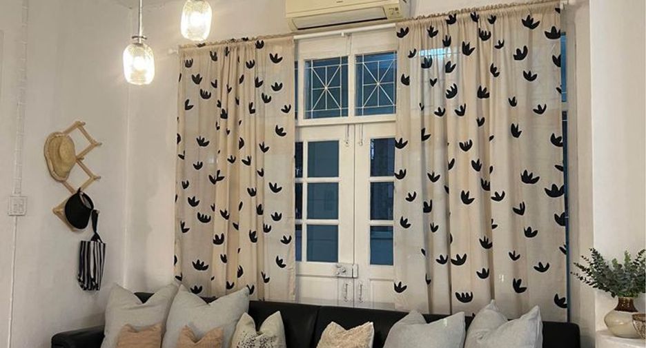 Casa adosada en alquiler de 5 habitaciones en Suan Luang, Bangkok