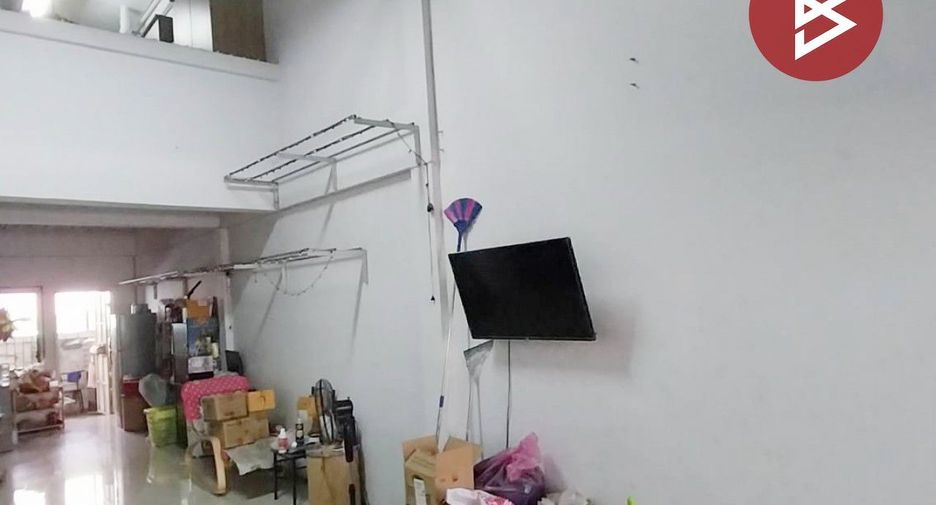 For sale 1 bed retail Space in Nakhon Chai Si, Nakhon Pathom