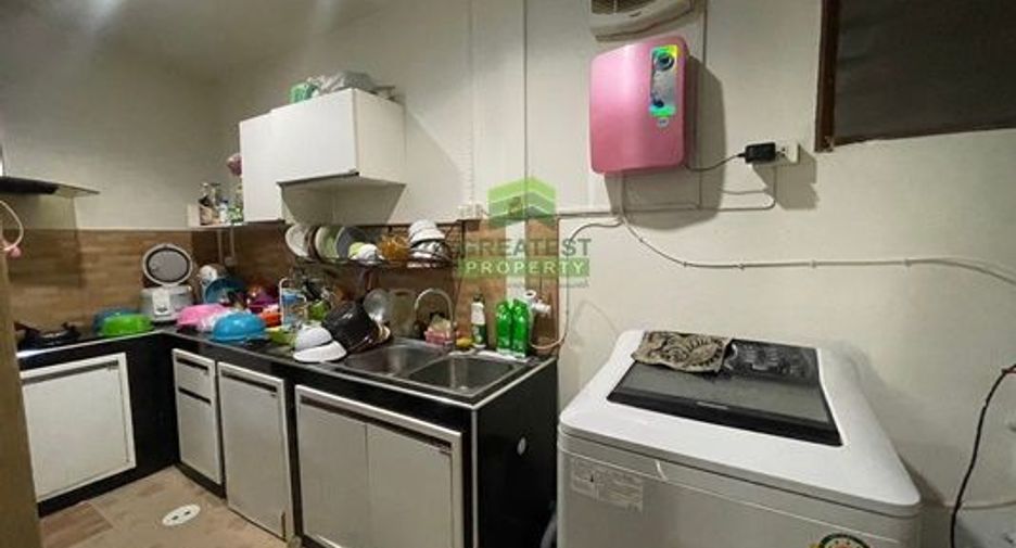 Casa adosada en venta de 3 habitaciones en Don Mueang, Bangkok