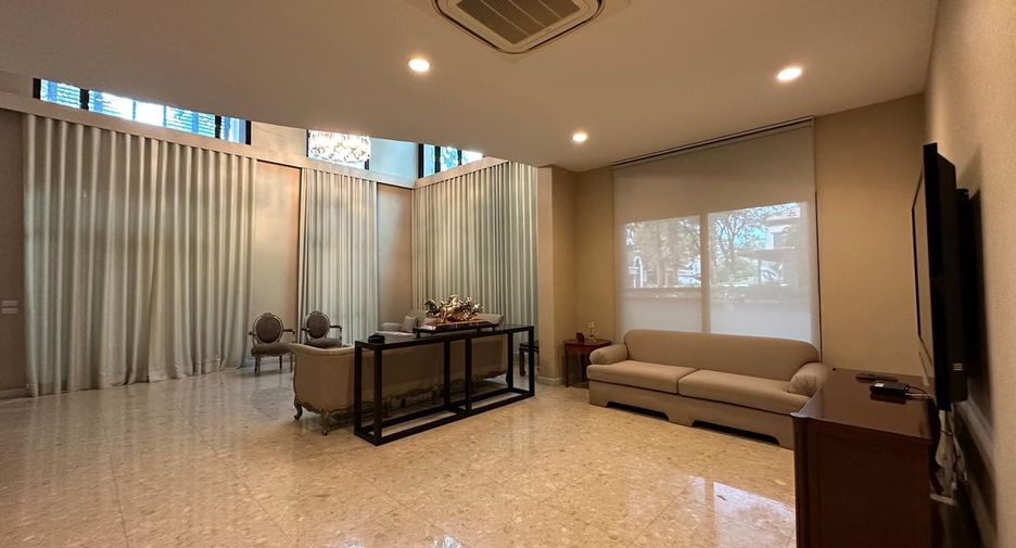 For rent そして for sale 5 Beds house in Khan Na Yao, Bangkok